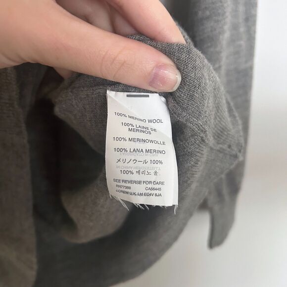 J.Crew 100% Merino Wool Gray Sweater Size Medium - Picture 4 of 5